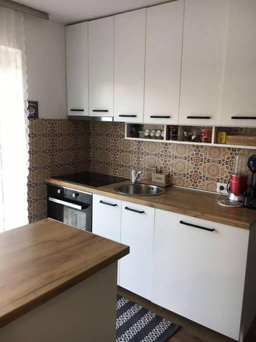 Cozy And Charming Apt. Sarajevo Apartamento Exterior foto